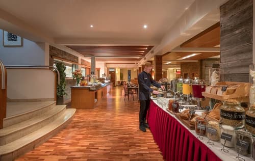 Clayton Hotel Silver Springs, Breakfast area