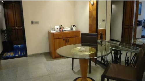 Hotel Marine Plaza Mumbai, Room