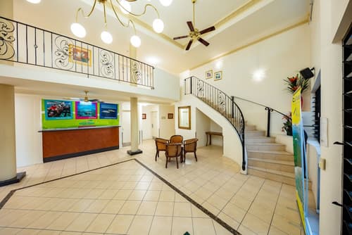 Cairns Queens Court, Reception