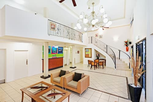 Cairns Queens Court, Lobby sitting area