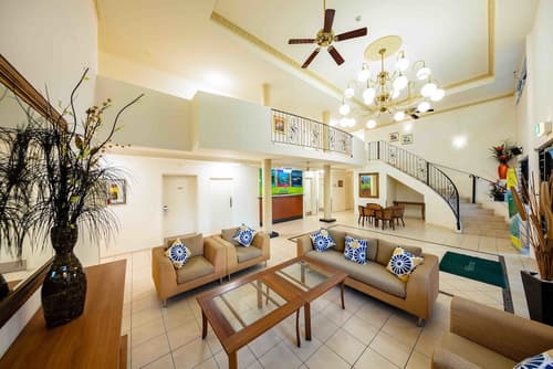 Cairns Queens Court, Reception