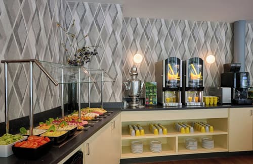 Leonardo Hotel & Residenz München, Breakfast buffet