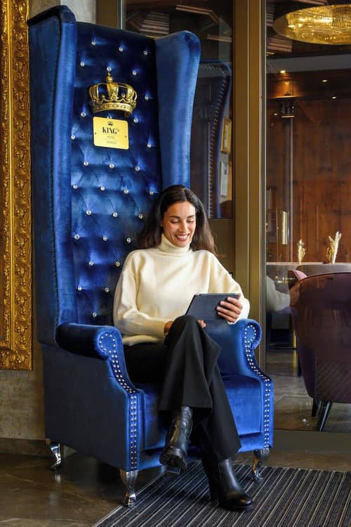 KING's HOTEL First, Reception