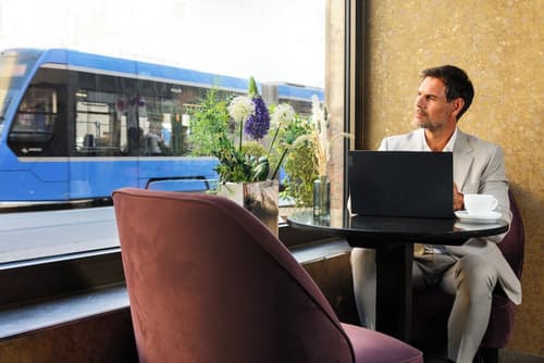 KING's HOTEL First, Reception