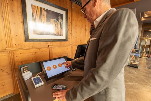 KING's HOTEL First, Check-in/check-out kiosk