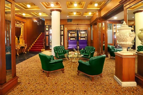 The Ambassador, Mumbai, Lobby sitting area