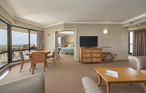 Suite Hotel Eden Mar, by PortoBay