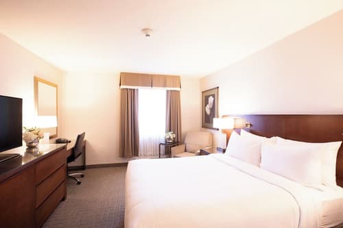 Lord Elgin Hotel, Room