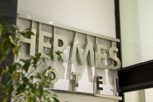 Hermes Hotel, Exterior detail