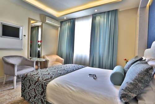 AHC Old City Hotel, Room