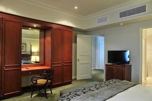 The Edward Hotel