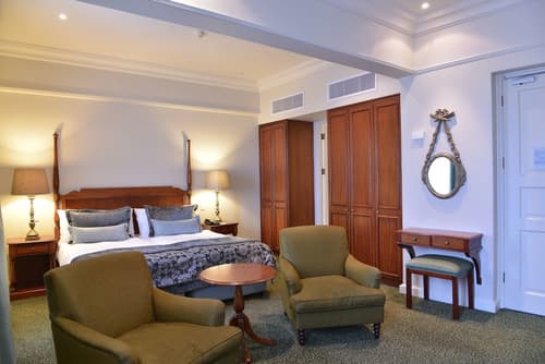 The Edward Hotel