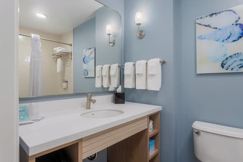 Holiday Inn Resort Pensacola Beach by IHG