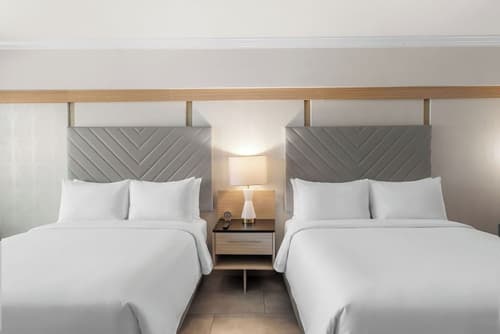 The Garden Hotel & Resort