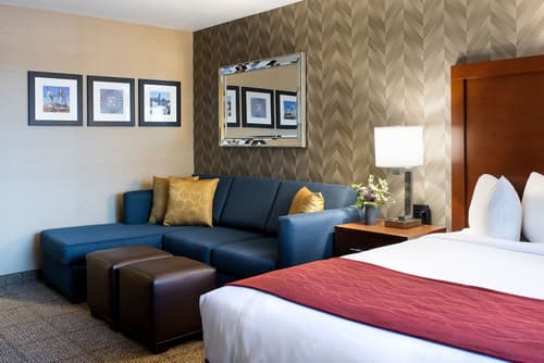 Comfort Inn & Suites Logan International Airport, Room