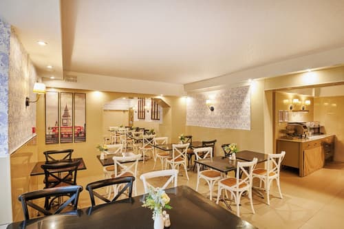 Huttons Hotel, Victoria London