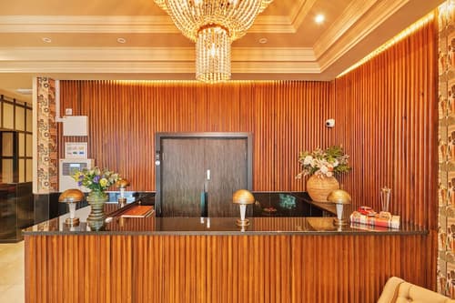 Huttons Hotel, Victoria London