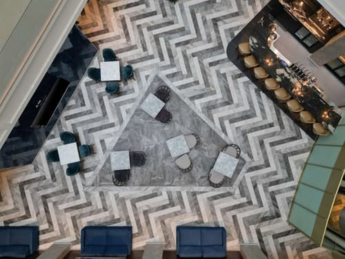 Hilton Cardiff, Lobby