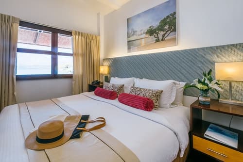 Discovery Coron, Room