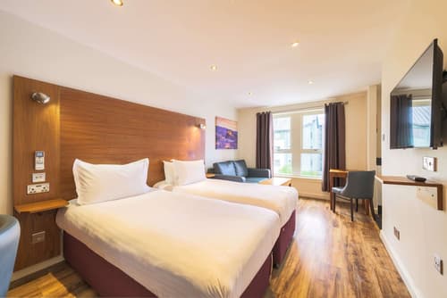Holyrood Aparthotel, Room