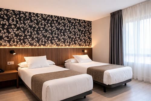 Hotel Andia, Primary image