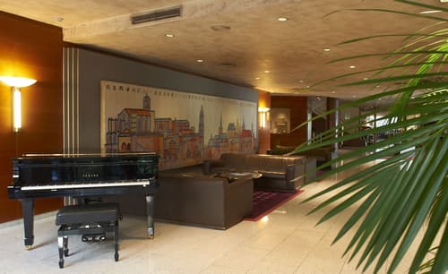 Hotel Carlemany Girona, Interior entrance