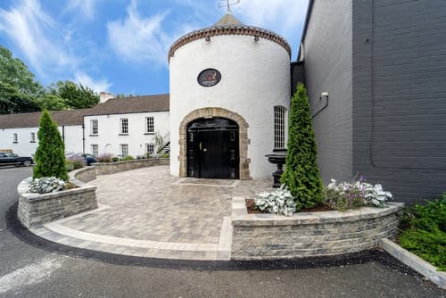 Dunadry Hotel and Gardens