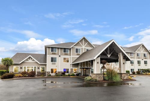 La Quinta Inn & Suites by Wyndham Newport, Exterior