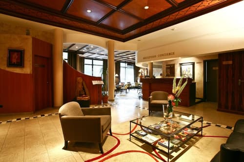 Le Jean-Sebastien Bach, Lobby