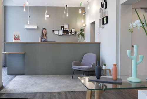 Hôtel d'Espagne, Reception