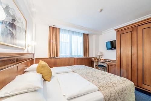 Hotel Mondschein, Room