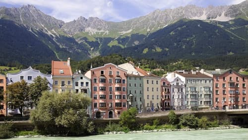 Hotel Mondschein, Primary image