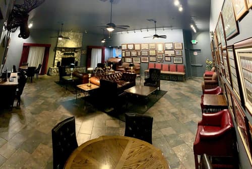 Yosemite View Lodge, Lobby