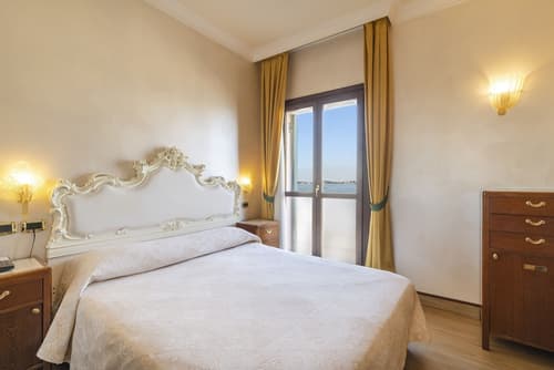 Hotel Panorama, Room