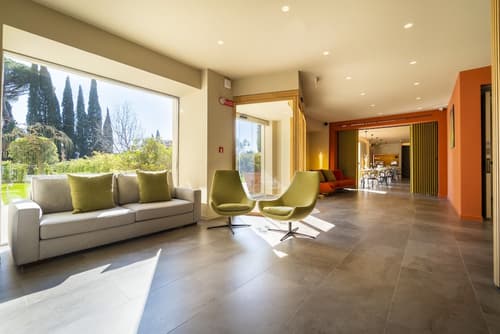 Villa Neroli, Interior entrance