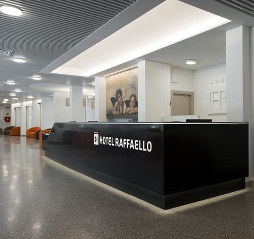 Hotel Raffaello, Reception