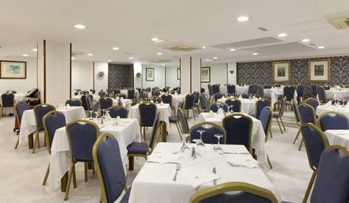 Hotel Porcel Alixares, Dining