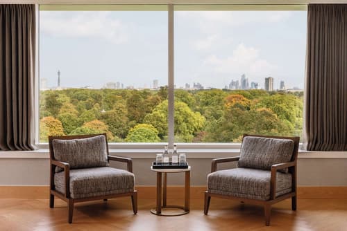 Royal Garden Hotel, Room