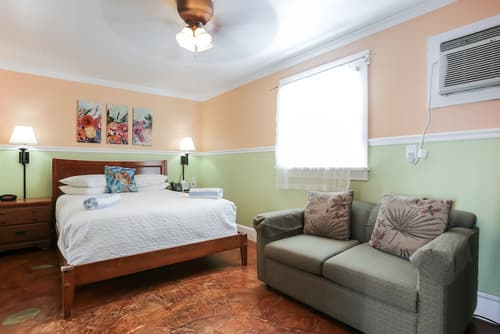 The Palms Hotel, Room