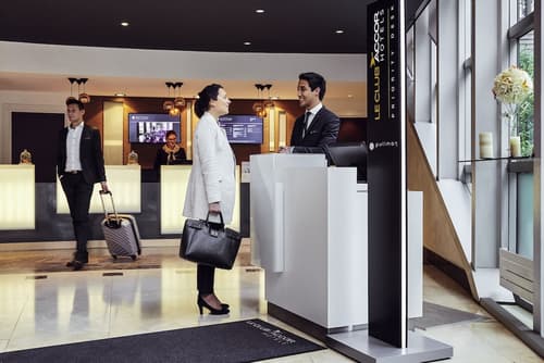 Pullman Paris La Défense, Reception