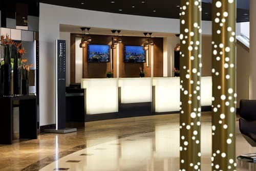 Pullman Paris La Défense, Reception