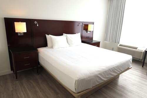 Travelodge by Wyndham Hotel & Convention Centre Quebec City