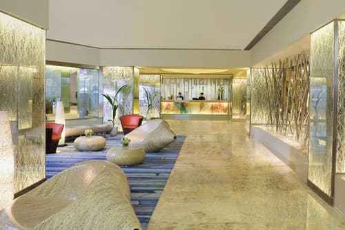 Regal Oriental Hotel, Reception