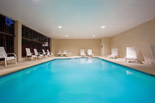 Holiday Inn Express Hotel & Suites Hermosa Beach by IHG, Pool