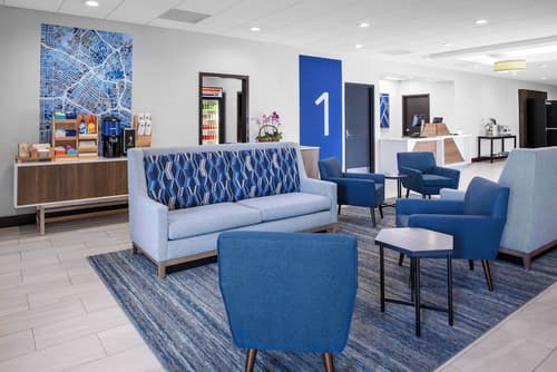 Holiday Inn Express Hotel & Suites Hermosa Beach by IHG, Lobby sitting area