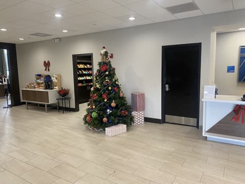 Holiday Inn Express Hotel & Suites Hermosa Beach by IHG, Reception