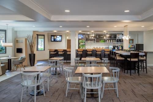 Courtyard by Marriott - Naples