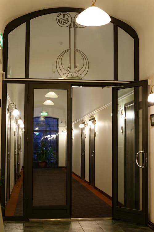 Hotel St. Barbara, Interior entrance