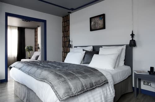 Hotel Mademoiselle, Room