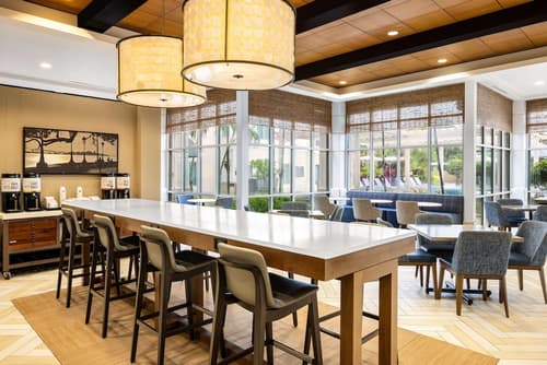 Hampton Inn & Suites San Juan, Breakfast area